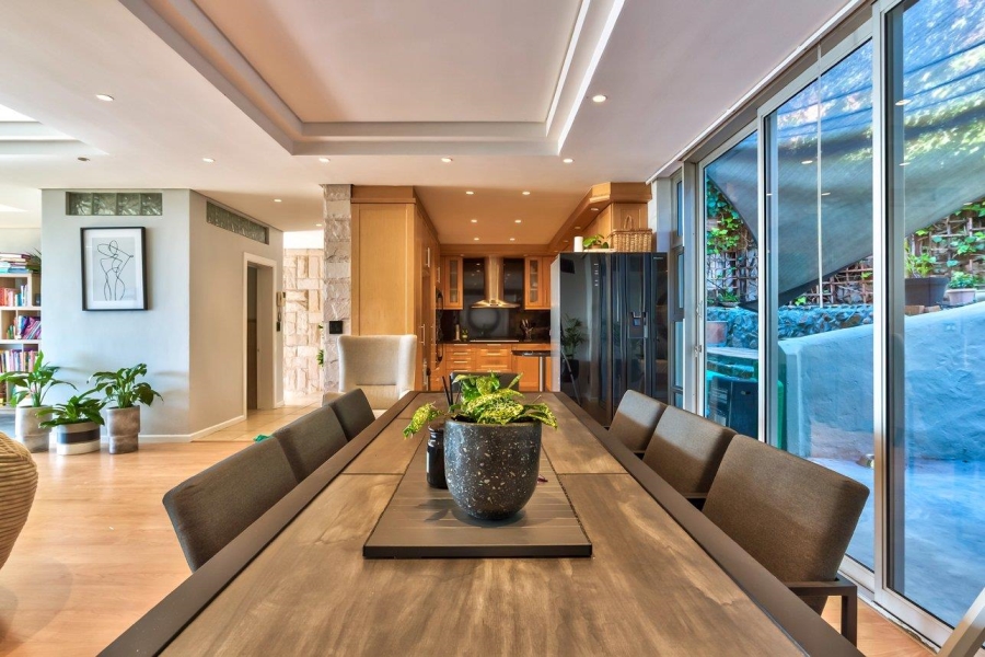 3 Bedroom Property for Sale in Green Point Western Cape